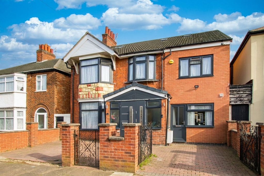 Property photo 1 of 29