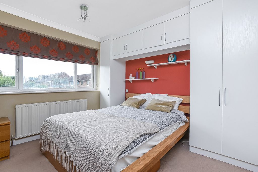 Property photo 2 of 18 4831471