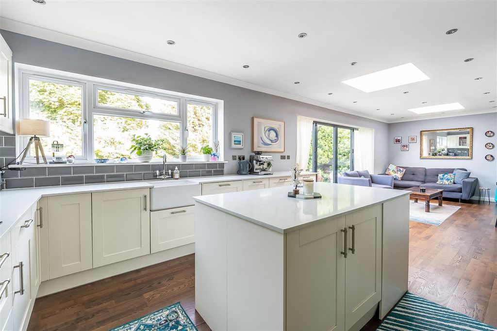 Property photo 3 of 26 2-Yarm-Close-17.Jpg