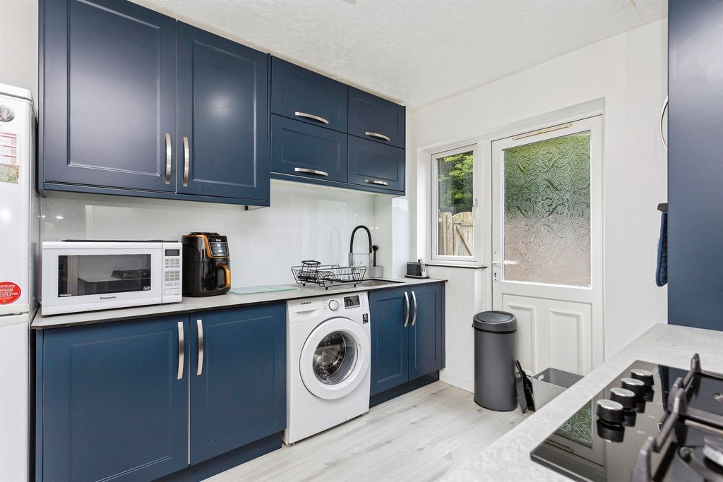 Property photo 2 of 16