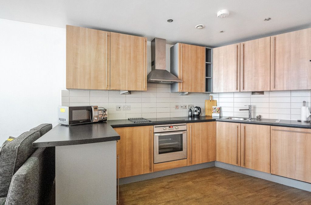 Property photo 2 of 10 1301928-6-683Deba...