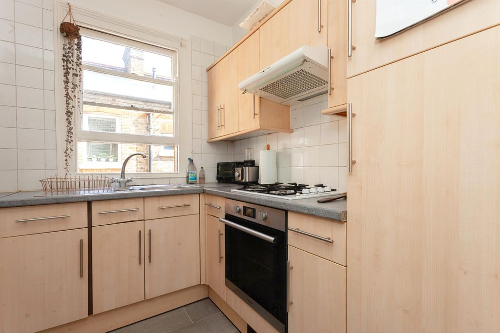 Property photo 3 of 11 3