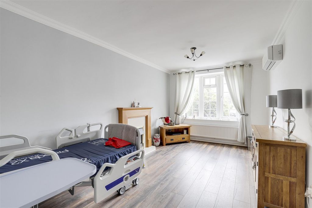 Property photo 3 of 16 1589.Jpg