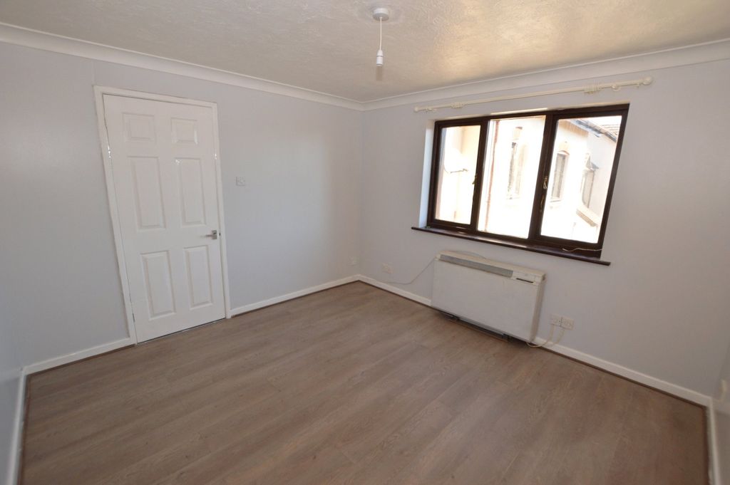 Property photo 2 of 10 Lounge