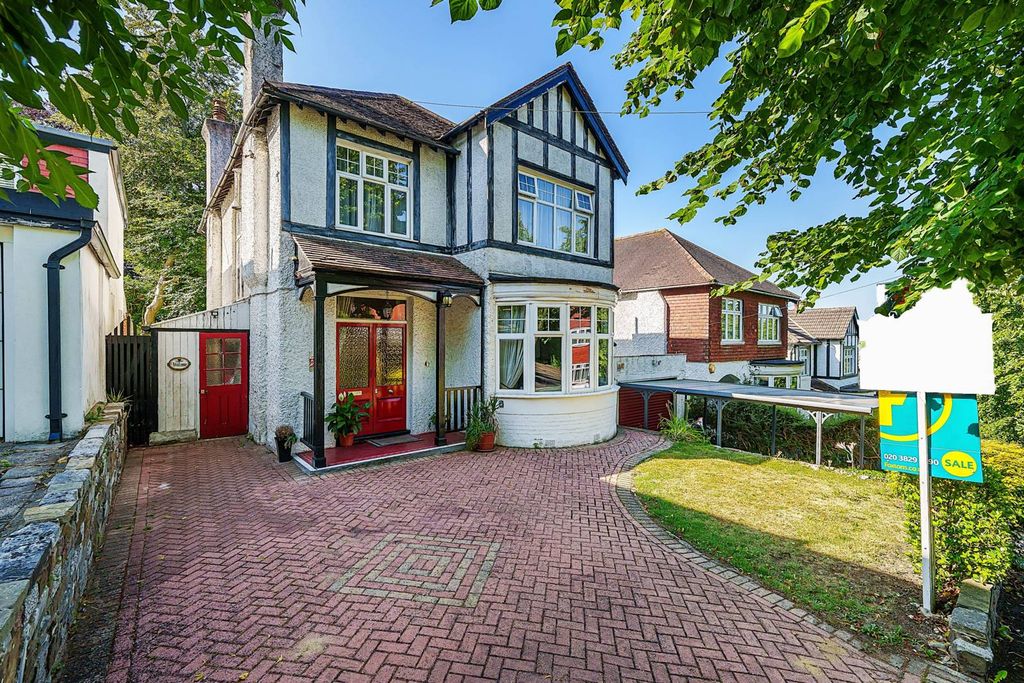 Property photo 1 of 18