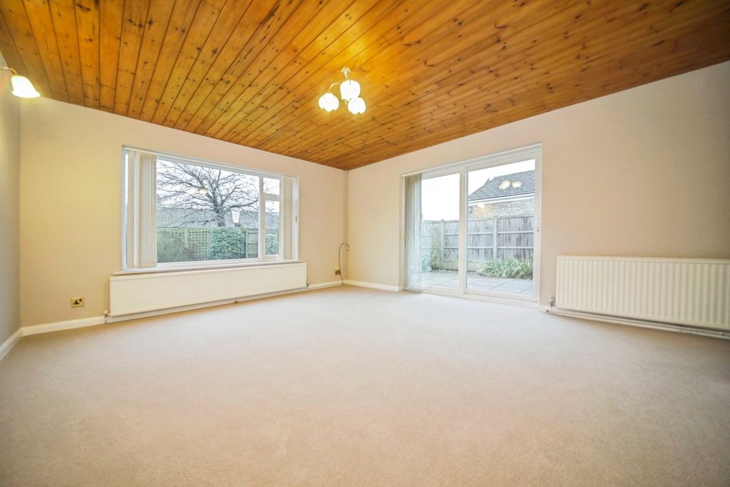 Property photo 2 of 16 Pbox-Img.Jpg