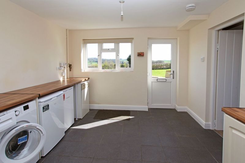 Property photo 3 of 15 Photo 6