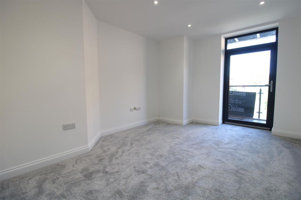 Property photo 3 of 7 Bedroom