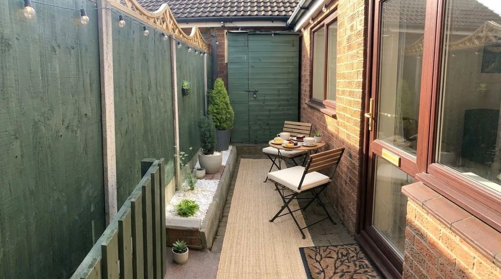 Property photo 3 of 11 Bistro Courtyard