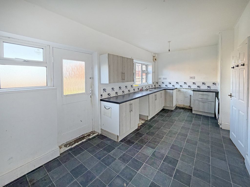 Property photo 3 of 24
