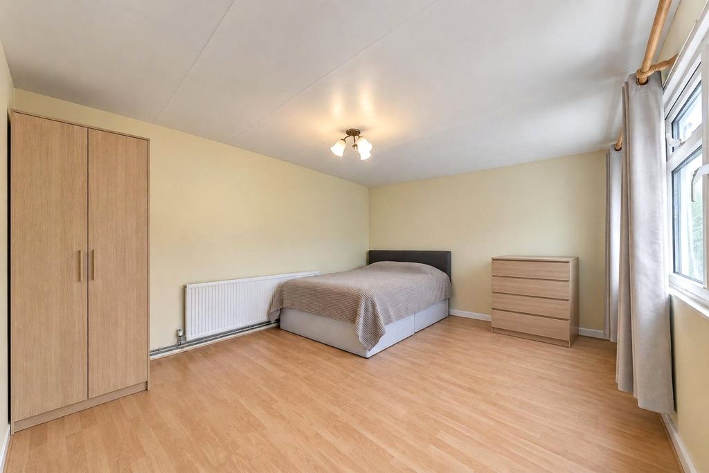 Property photo 3 of 6 Picture No. 02