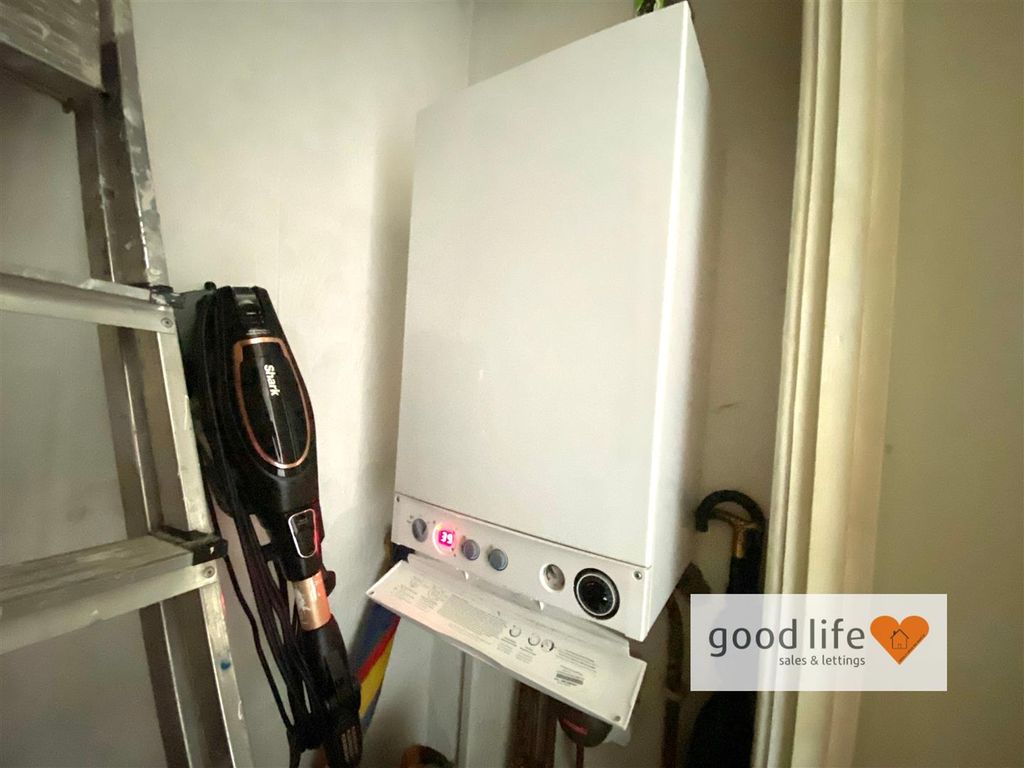 Property photo 3 of 12 20251002_150847302_Ios11Alfredstreet.Jpg