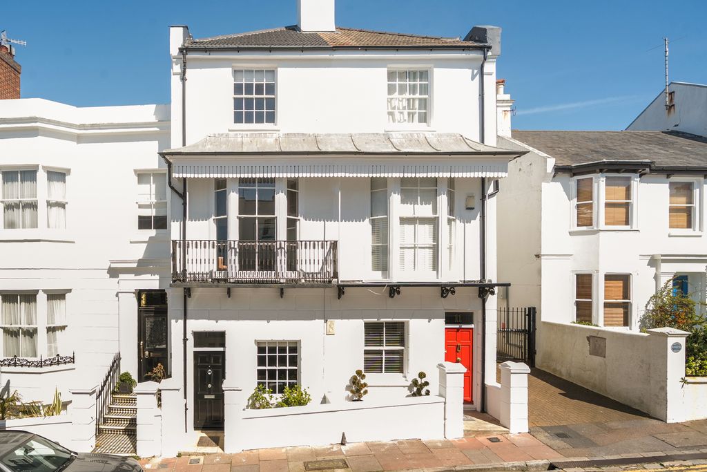 Property photo 1 of 20