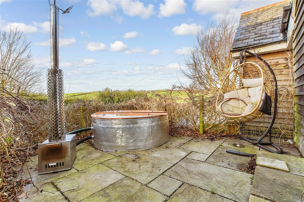 Property photo 1 of 13 Patio / Decking