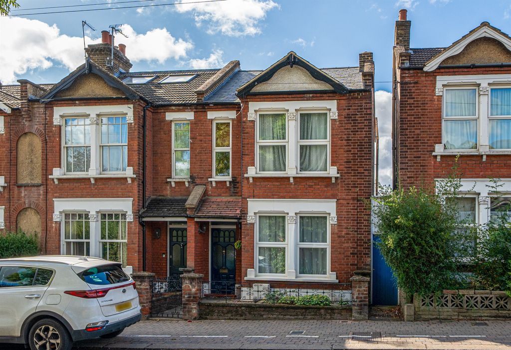 Property photo 1 of 12
