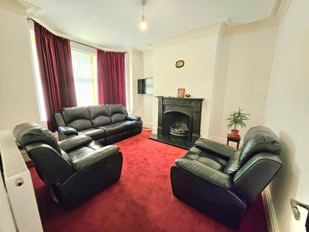 Property photo 2 of 9