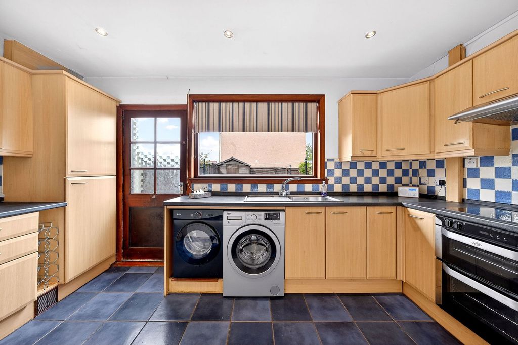 Property photo 3 of 55 Kitchen