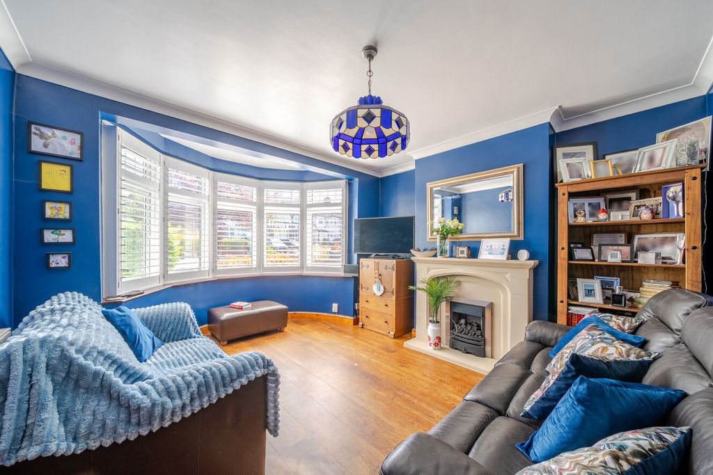 Property photo 3 of 22 1447172-14-69E8Bf...