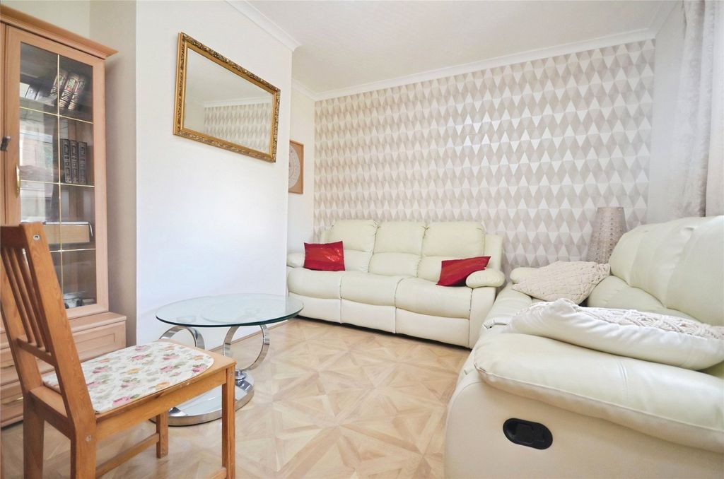 Property photo 3 of 11 Picture No. 02
