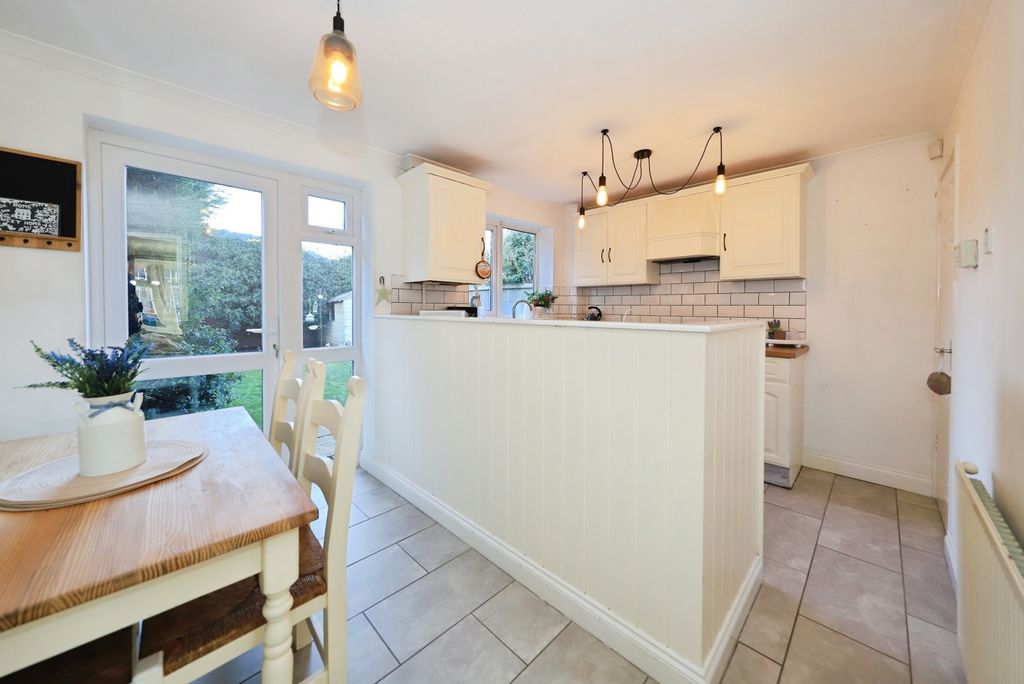 Property photo 3 of 8 Kitchen/Diner