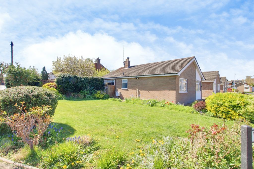 Property photo 2 of 11
