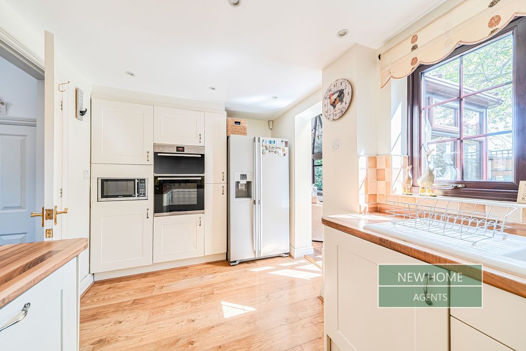 Property photo 3 of 24 Photo 4