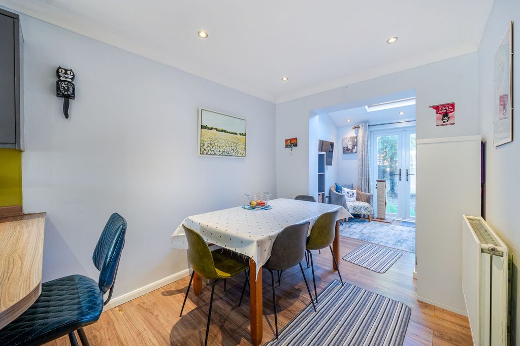 Property photo 3 of 15 Dining Area