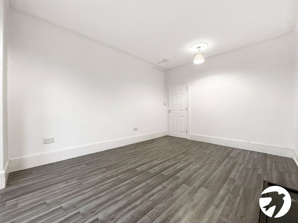 Property photo 3 of 11 Picture No. 11