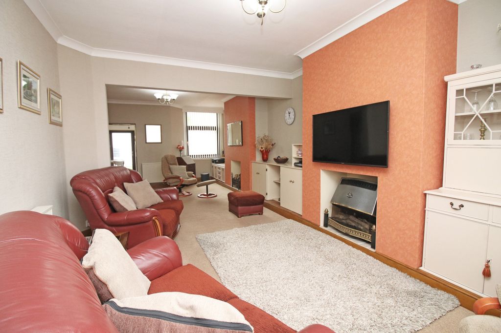 Property photo 3 of 25