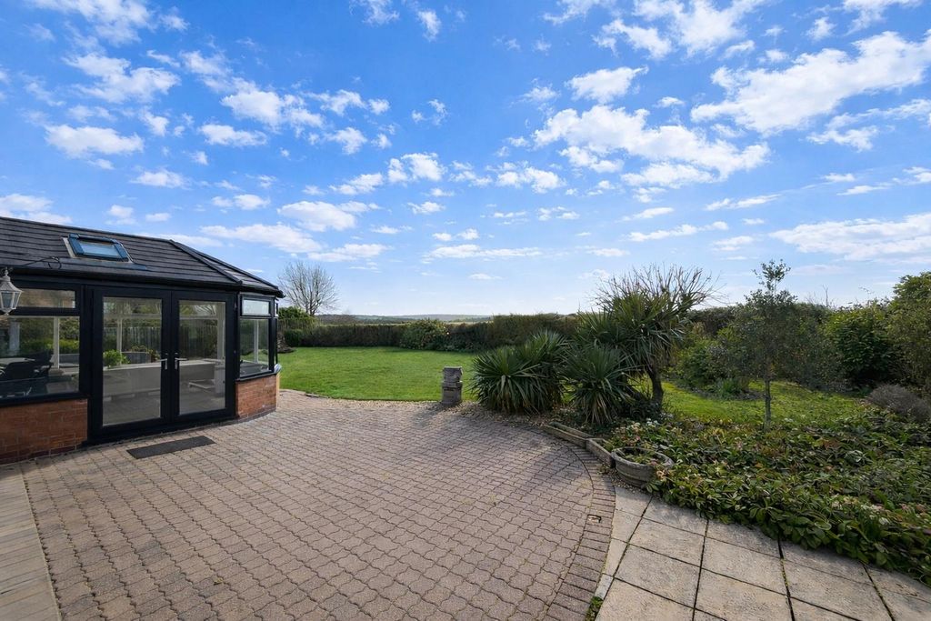 Property photo 3 of 30