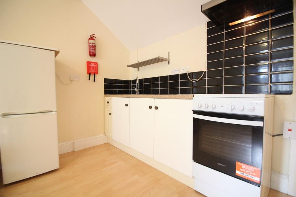 Property photo 1 of 3 9C0F3988-29Ef-4Ed7-B3E2-10294574A92E_1_105_c.Jpeg