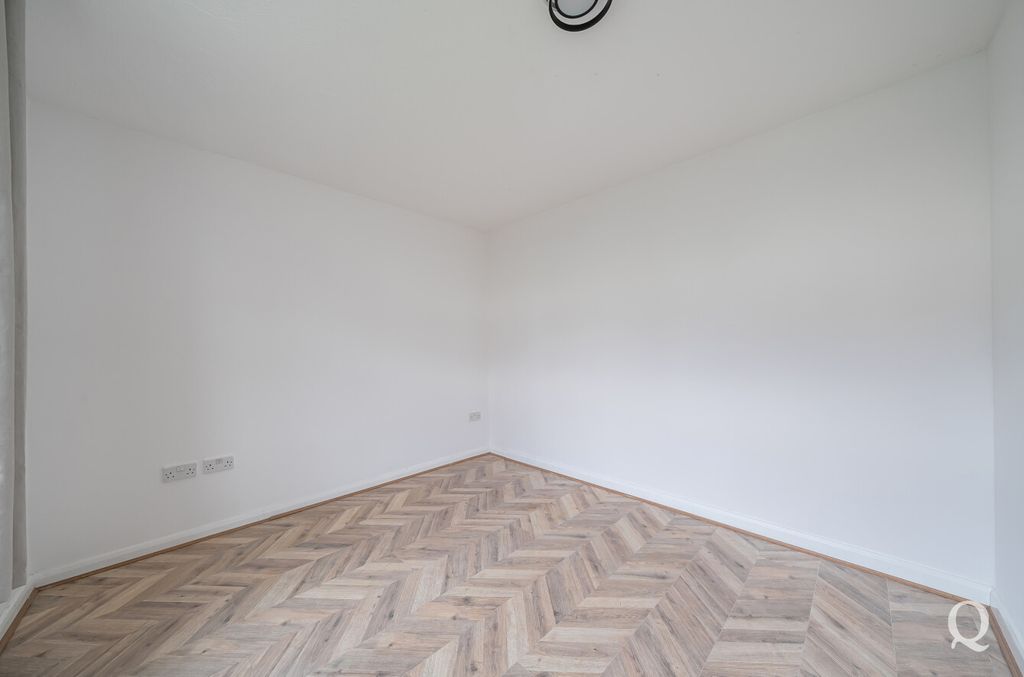 Property photo 3 of 17 d6A144Be-B906-44d...