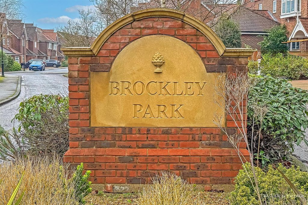 Property photo 2 of 17 2_Brockley Park.Jpg