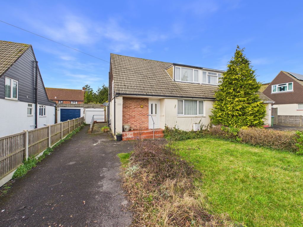 Property photo 1 of 9 3 Bedroom Chalet Bungalow For Sale