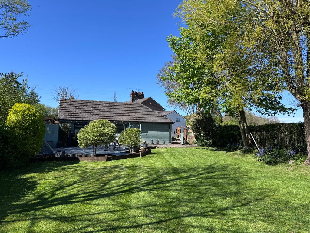 Property photo 3 of 34 3. 8F30c7Be-cd92-4529-9E8c-6c02d4Ca49De