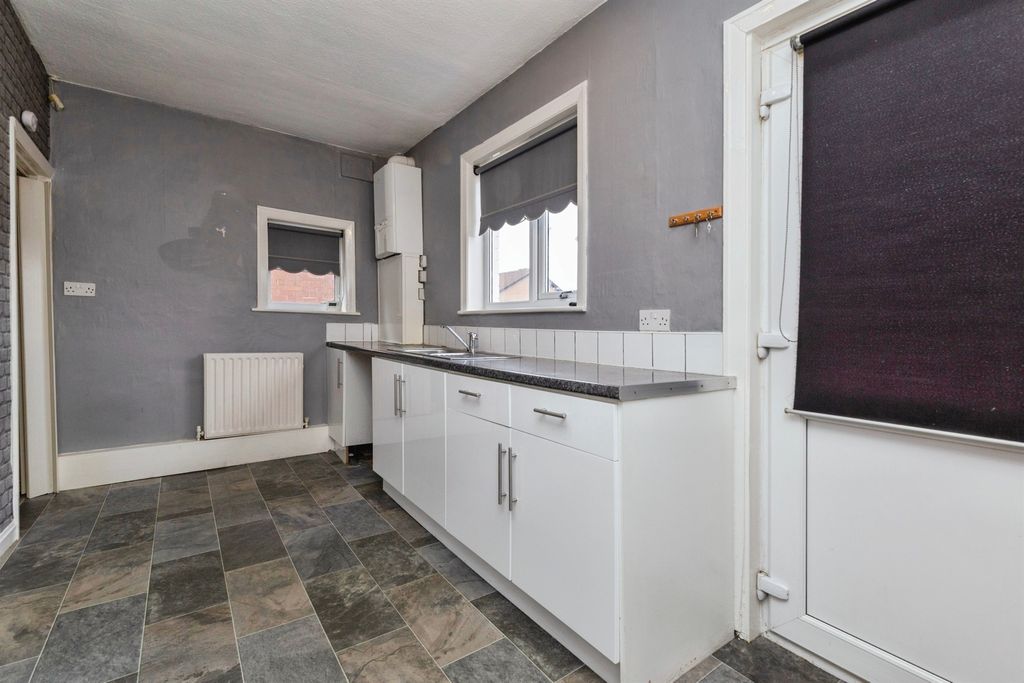 Property photo 3 of 17