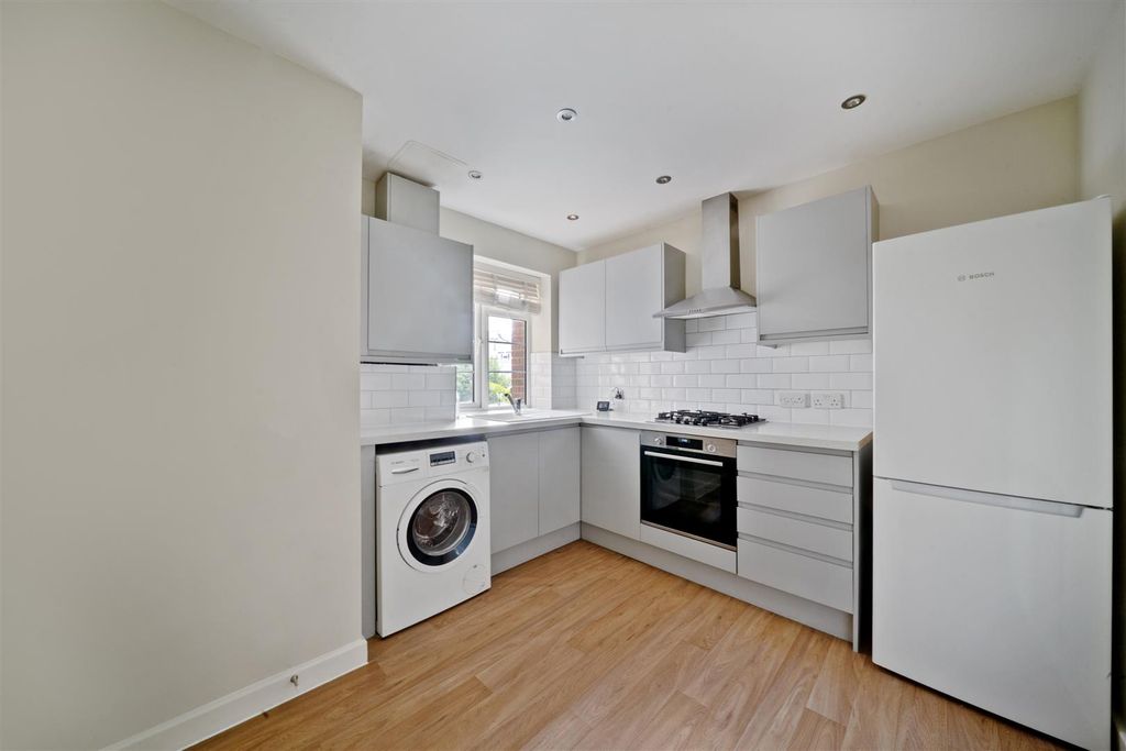 Property photo 3 of 9 Kitchen