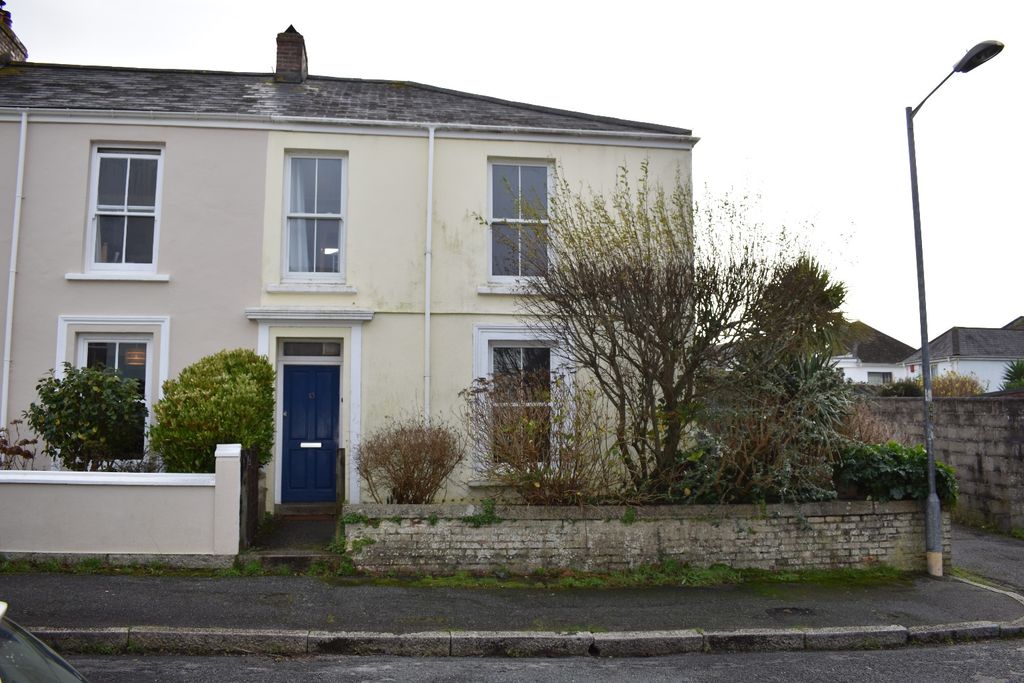 Property photo 2 of 10