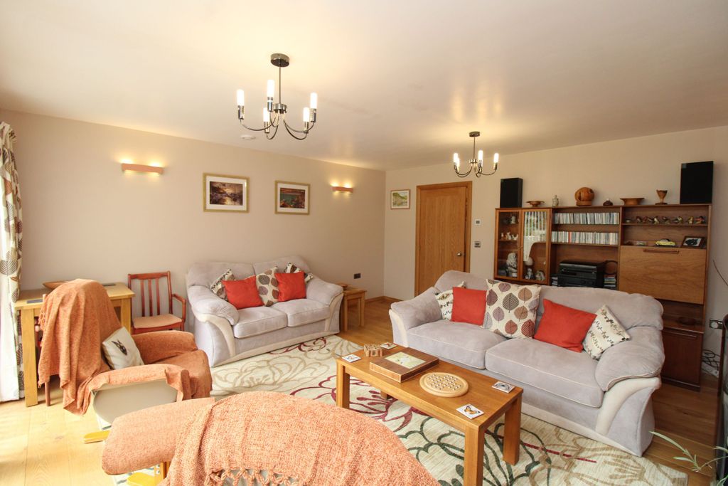 Property photo 3 of 40