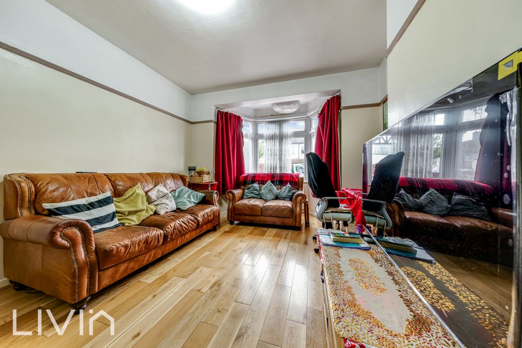 Property photo 3 of 11 3