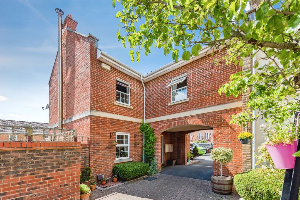 Property photo 1 of 14