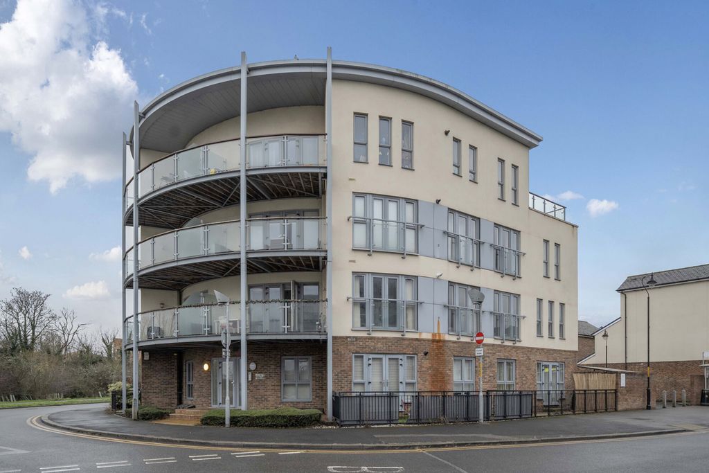 Property photo 1 of 22 External