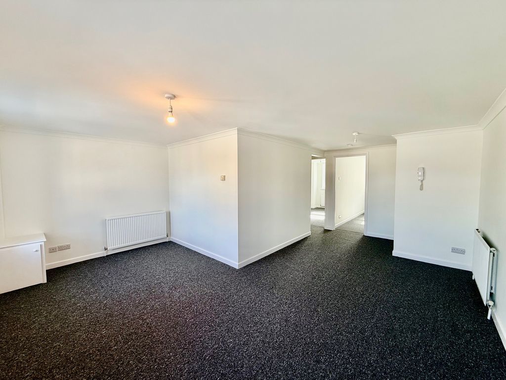 Property photo 2 of 10 Image