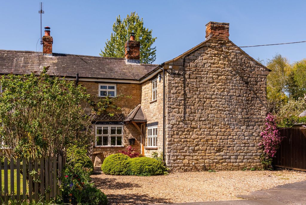 Property photo 1 of 33