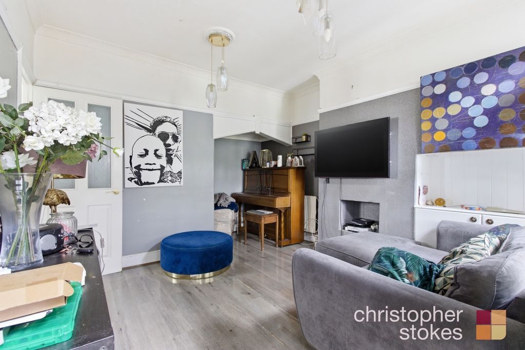 Property photo 2 of 13 5070822