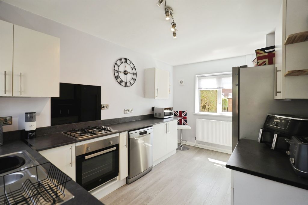 Property photo 2 of 17