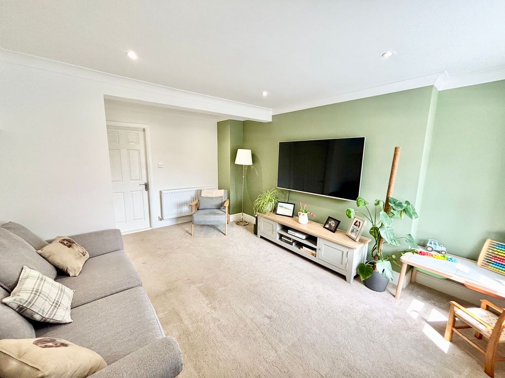 Property photo 2 of 35