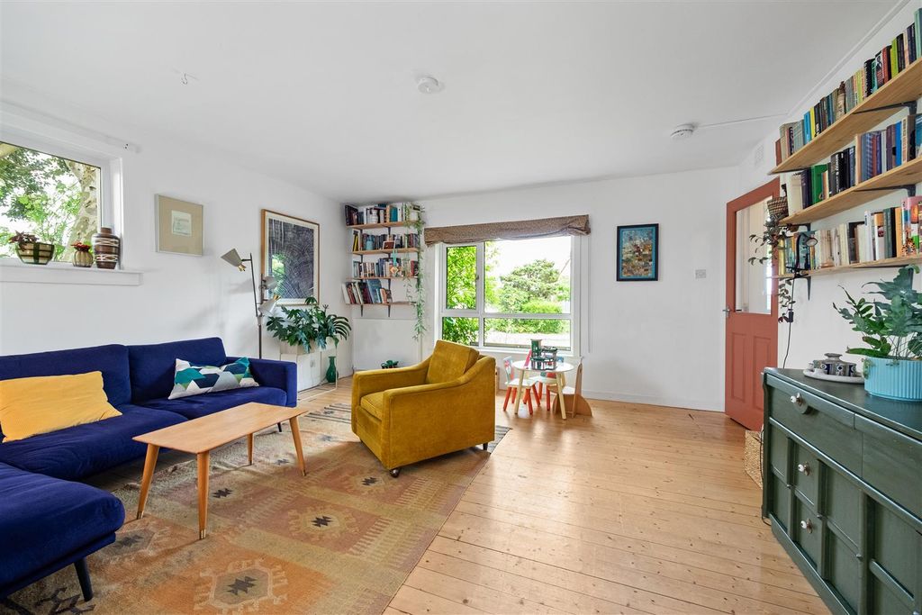 Property photo 2 of 22