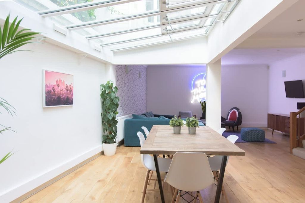 Property photo 2 of 12 51 Queen's Gate Mews 7.Jpeg