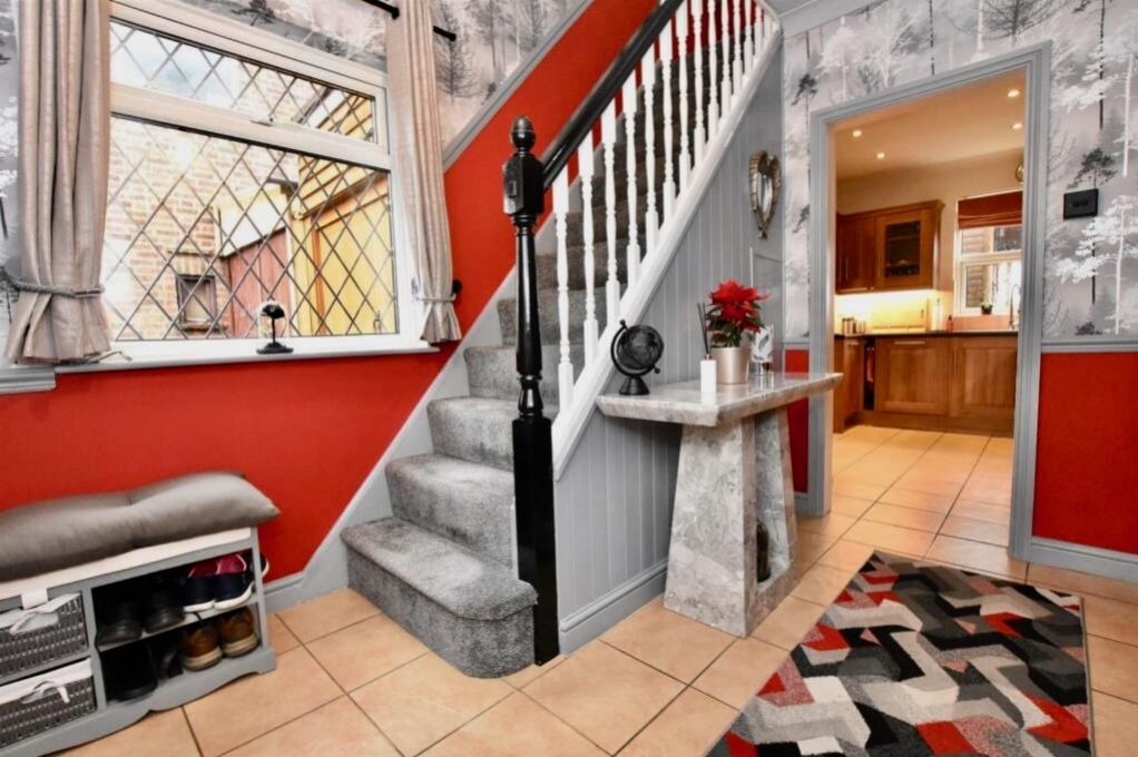 Property photo 2 of 26 Entrance Hall